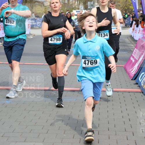 12.04.2026 - 45. Internationalen Wilhelmsburger Insellauf Strokosch-Dieckow http://msf.ph/oto/9466528 12.04.2026 13:11:17 Ziel 4969, 5762, 4769, 4798, 4134, 4799, 5681, 2897, 3462, 5160, 5768 meine-sportfotos.de