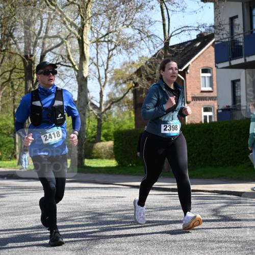 12.04.2026 - 45. Internationalen Wilhelmsburger Insellauf J. Mangold http://msf.ph/oto/9466555 12.04.2026 11:02:24 Ziel 4759, 4630, 4069, 2985, 3505, 3009, 2962, 2919, 2418, 2398, 4595, 4597, 4825, 2122, 3878, 2016, 3052, 4513, 4513, 2168, 3910, 3700, 3716, 3223, 4246 meine-sportfotos.de