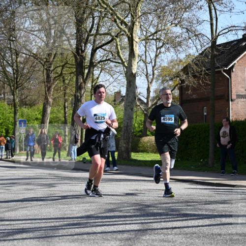 12.04.2026 - 45. Internationalen Wilhelmsburger Insellauf J. Mangold http://msf.ph/oto/9466560 12.04.2026 11:02:27 Ziel 4069, 2985, 3505, 3009, 2962, 2919, 2418, 2398, 4595, 4597, 4825, 2122, 3878, 2016, 3052, 4513, 2168, 2168, 3910, 3700, 3716, 3223, 4246, 4382, 5816 meine-sportfotos.de