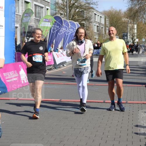 12.04.2026 - 45. Internationalen Wilhelmsburger Insellauf Strokosch-Dieckow http://msf.ph/oto/9466561 12.04.2026 11:00:25 Ziel 2665, 2988, 4289, 3723, 3797, 3727 meine-sportfotos.de