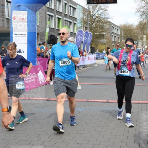 12.04.2026 - 45. Internationalen Wilhelmsburger Insellauf Strokosch-Dieckow http://msf.ph/oto/9466575 12.04.2026 13:11:12 Ziel 5494, 4909, 5004, 4969, 5762, 4769, 4798, 4134, 4799 meine-sportfotos.de
