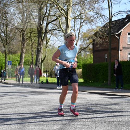 12.04.2026 - 45. Internationalen Wilhelmsburger Insellauf J. Mangold http://msf.ph/oto/9466597 12.04.2026 11:02:33 Ziel 2418, 2398, 4595, 4597, 4825, 2122, 3878, 2016, 3052, 4513, 2168, 3910, 3700, 3700, 3716, 3223, 4246, 4382, 5816, 3384 meine-sportfotos.de
