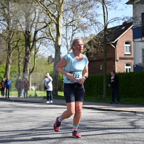 12.04.2026 - 45. Internationalen Wilhelmsburger Insellauf J. Mangold http://msf.ph/oto/9466603 12.04.2026 11:02:33 Ziel 2418, 2398, 4595, 4597, 4825, 2122, 3878, 2016, 3052, 4513, 2168, 3910, 3700, 3700, 3716, 3223, 4246, 4382, 5816, 3384 meine-sportfotos.de