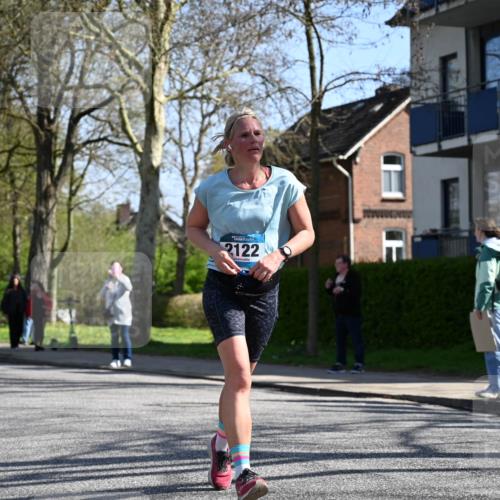 12.04.2026 - 45. Internationalen Wilhelmsburger Insellauf J. Mangold http://msf.ph/oto/9466606 12.04.2026 11:02:33 Ziel 2418, 2398, 4595, 4597, 4825, 2122, 3878, 2016, 3052, 4513, 2168, 3910, 3700, 3700, 3716, 3223, 4246, 4382, 5816, 3384 meine-sportfotos.de