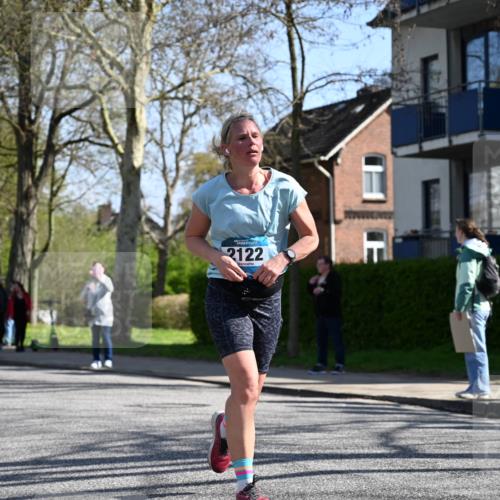 12.04.2026 - 45. Internationalen Wilhelmsburger Insellauf J. Mangold http://msf.ph/oto/9466607 12.04.2026 11:02:33 Ziel 2418, 2398, 4595, 4597, 4825, 2122, 3878, 2016, 3052, 4513, 2168, 3910, 3700, 3700, 3716, 3223, 4246, 4382, 5816, 3384 meine-sportfotos.de