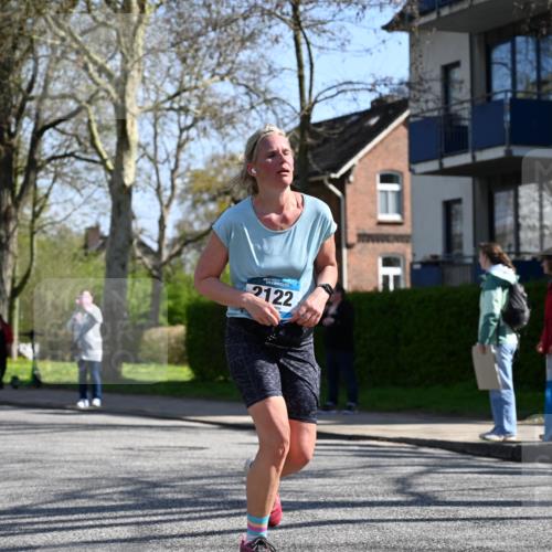 12.04.2026 - 45. Internationalen Wilhelmsburger Insellauf J. Mangold http://msf.ph/oto/9466609 12.04.2026 11:02:33 Ziel 2418, 2398, 4595, 4597, 4825, 2122, 3878, 2016, 3052, 4513, 2168, 3910, 3700, 3700, 3716, 3223, 4246, 4382, 5816, 3384 meine-sportfotos.de