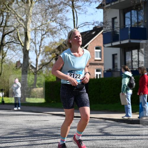 12.04.2026 - 45. Internationalen Wilhelmsburger Insellauf J. Mangold http://msf.ph/oto/9466611 12.04.2026 11:02:33 Ziel 2418, 2398, 4595, 4597, 4825, 2122, 3878, 2016, 3052, 4513, 2168, 3910, 3700, 3700, 3716, 3223, 4246, 4382, 5816, 3384 meine-sportfotos.de
