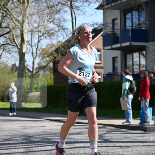 12.04.2026 - 45. Internationalen Wilhelmsburger Insellauf J. Mangold http://msf.ph/oto/9466613 12.04.2026 11:02:33 Ziel 2418, 2398, 4595, 4597, 4825, 2122, 3878, 2016, 3052, 4513, 2168, 3910, 3700, 3700, 3716, 3223, 4246, 4382, 5816, 3384 meine-sportfotos.de