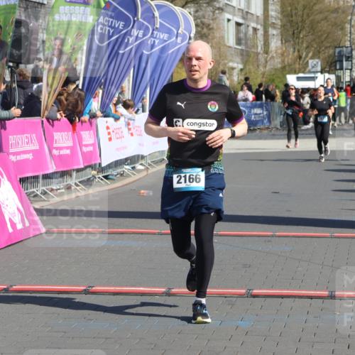 12.04.2026 - 45. Internationalen Wilhelmsburger Insellauf Strokosch-Dieckow http://msf.ph/oto/9466618 12.04.2026 11:00:34 Ziel 2166 meine-sportfotos.de