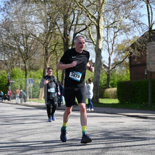 12.04.2026 - 45. Internationalen Wilhelmsburger Insellauf J. Mangold http://msf.ph/oto/9466622 12.04.2026 11:02:37 Ziel 2418, 2398, 4595, 4597, 4825, 2122, 3878, 2016, 3052, 4513, 2168, 3910, 3700, 3716, 3223, 4246, 4382, 5816, 4382, 5816, 3384, 2950 meine-sportfotos.de