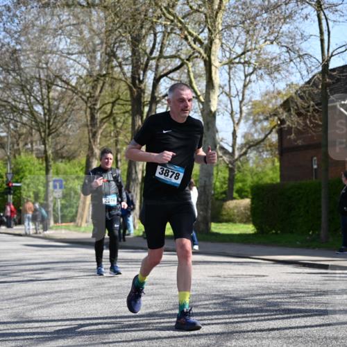 12.04.2026 - 45. Internationalen Wilhelmsburger Insellauf J. Mangold http://msf.ph/oto/9466624 12.04.2026 11:02:37 Ziel 2418, 2398, 4595, 4597, 4825, 2122, 3878, 2016, 3052, 4513, 2168, 3910, 3700, 3716, 3223, 4246, 4382, 5816, 4382, 5816, 3384, 2950 meine-sportfotos.de