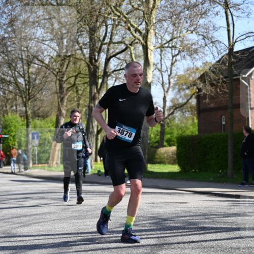 12.04.2026 - 45. Internationalen Wilhelmsburger Insellauf J. Mangold http://msf.ph/oto/9466626 12.04.2026 11:02:37 Ziel 2418, 2398, 4595, 4597, 4825, 2122, 3878, 2016, 3052, 4513, 2168, 3910, 3700, 3716, 3223, 4246, 4382, 5816, 4382, 5816, 3384, 2950 meine-sportfotos.de