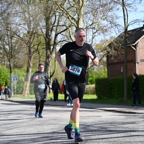12.04.2026 - 45. Internationalen Wilhelmsburger Insellauf J. Mangold http://msf.ph/oto/9466630 12.04.2026 11:02:37 Ziel 2418, 2398, 4595, 4597, 4825, 2122, 3878, 2016, 3052, 4513, 2168, 3910, 3700, 3716, 3223, 4246, 4382, 5816, 4382, 5816, 3384, 2950 meine-sportfotos.de