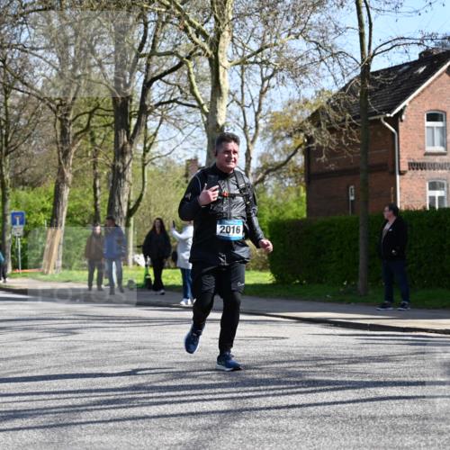 12.04.2026 - 45. Internationalen Wilhelmsburger Insellauf J. Mangold http://msf.ph/oto/9466640 12.04.2026 11:02:38 Ziel 2418, 2398, 4595, 4597, 4825, 2122, 3878, 2016, 3052, 4513, 2168, 3910, 3700, 3716, 3223, 4246, 4382, 5816, 3384, 2950 meine-sportfotos.de