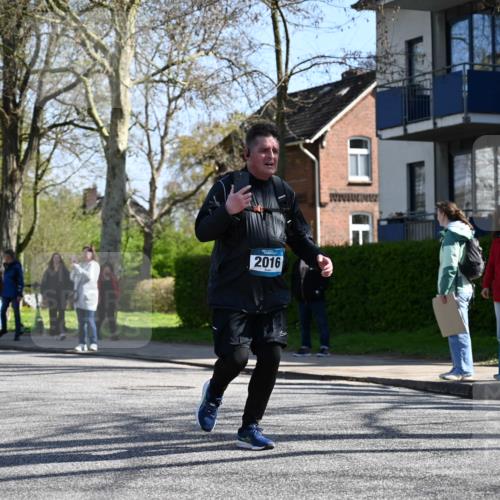 12.04.2026 - 45. Internationalen Wilhelmsburger Insellauf J. Mangold http://msf.ph/oto/9466652 12.04.2026 11:02:39 Ziel 2418, 2398, 4595, 4597, 4825, 2122, 3878, 2016, 3052, 4513, 2168, 2168, 3910, 3700, 3716, 3223, 4246, 4382, 5816, 3384, 2950 meine-sportfotos.de