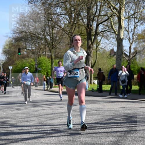12.04.2026 - 45. Internationalen Wilhelmsburger Insellauf J. Mangold http://msf.ph/oto/9466674 12.04.2026 11:02:44 Ziel 4825, 2122, 3878, 2016, 3052, 4513, 2168, 3910, 3700, 3716, 3223, 4246, 4382, 5816, 3384, 2950, 5460, 4141, 2422 meine-sportfotos.de