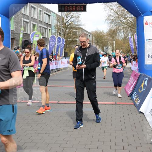 12.04.2026 - 45. Internationalen Wilhelmsburger Insellauf Strokosch-Dieckow http://msf.ph/oto/9466684 12.04.2026 13:11:03 Ziel 4562, 3654, 3269, 4552, 3285, 3288, 5444, 5443, 5830, 5259, 3407, 3948, 3949, 4540, 2315 meine-sportfotos.de