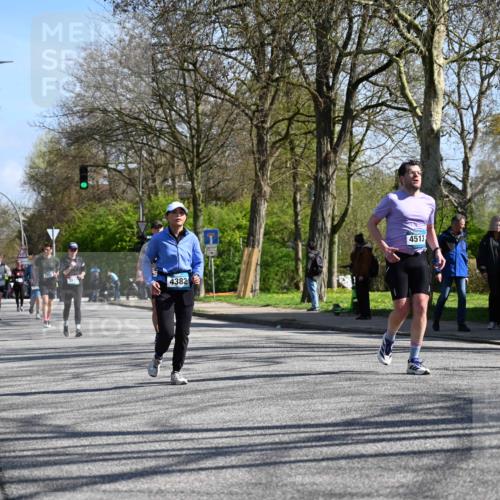 12.04.2026 - 45. Internationalen Wilhelmsburger Insellauf J. Mangold http://msf.ph/oto/9466687 12.04.2026 11:02:47 Ziel 2122, 3878, 2016, 3052, 4513, 2168, 3910, 3700, 3716, 3223, 4246, 4382, 5816, 3384, 2950, 5460, 4141, 2422 meine-sportfotos.de