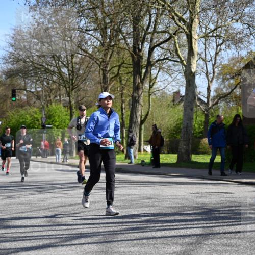 12.04.2026 - 45. Internationalen Wilhelmsburger Insellauf J. Mangold http://msf.ph/oto/9466701 12.04.2026 11:02:48 Ziel 2122, 3878, 2016, 3052, 4513, 2168, 3910, 3700, 3716, 3223, 4246, 4382, 5816, 3384, 2950, 5460, 4141, 2422 meine-sportfotos.de