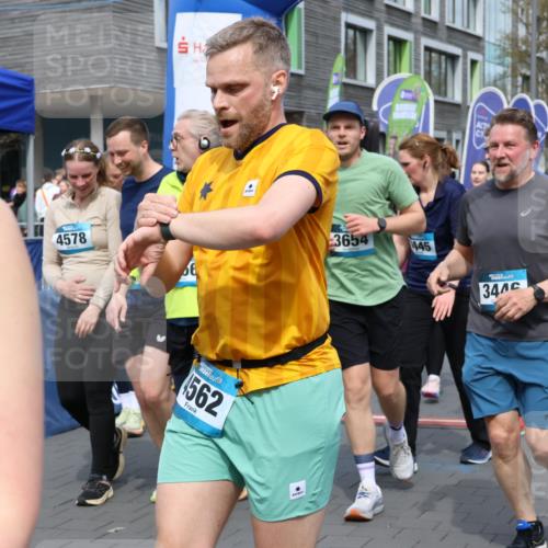 12.04.2026 - 45. Internationalen Wilhelmsburger Insellauf Strokosch-Dieckow http://msf.ph/oto/9466707 12.04.2026 13:11:01 Ziel 4578, 4579, 4356, 3445, 3446, 4562, 3654, 3269, 4552, 3285, 3288, 5444, 5443, 5830, 5259, 3407 meine-sportfotos.de