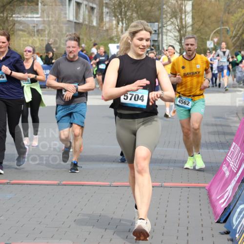 12.04.2026 - 45. Internationalen Wilhelmsburger Insellauf Strokosch-Dieckow http://msf.ph/oto/9466723 12.04.2026 13:10:57 Ziel 5612, 3338, 5704, 4578, 4579, 4356, 3445, 3446, 4562, 3654, 3269, 4552, 3285, 3288 meine-sportfotos.de