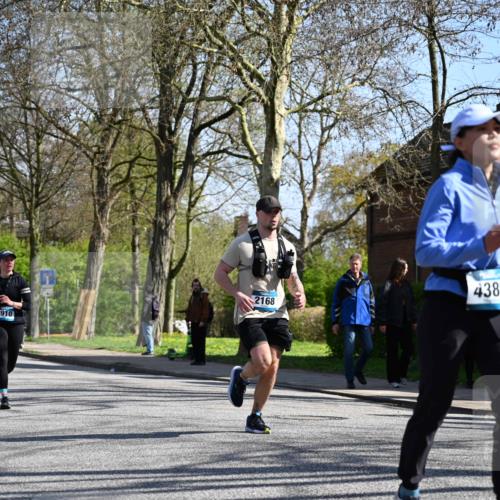 12.04.2026 - 45. Internationalen Wilhelmsburger Insellauf J. Mangold http://msf.ph/oto/9466727 12.04.2026 11:02:50 Ziel 2122, 3878, 2016, 3052, 4513, 2168, 3910, 3700, 3716, 3223, 4246, 4382, 5816, 3384, 2950, 5460, 4141, 2422 meine-sportfotos.de