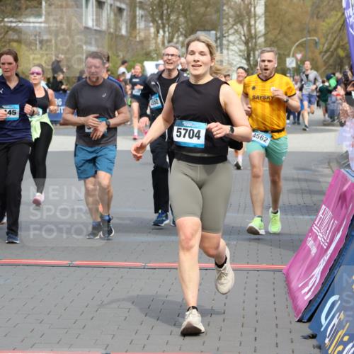 12.04.2026 - 45. Internationalen Wilhelmsburger Insellauf Strokosch-Dieckow http://msf.ph/oto/9466743 12.04.2026 13:10:57 Ziel 5612, 3338, 5704, 4578, 4579, 4356, 3445, 3446, 4562, 3654, 3269, 4552, 3285, 3288 meine-sportfotos.de