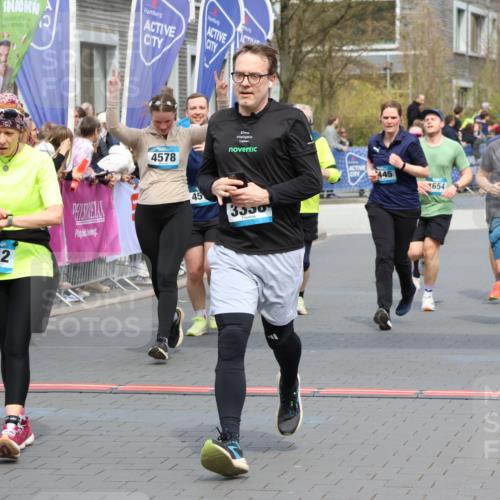12.04.2026 - 45. Internationalen Wilhelmsburger Insellauf Strokosch-Dieckow http://msf.ph/oto/9466748 12.04.2026 13:10:56 Ziel 5612, 3338, 5704, 4578, 4579, 4356, 3445, 3446, 4562, 3654, 3269, 4552, 3285, 3288 meine-sportfotos.de