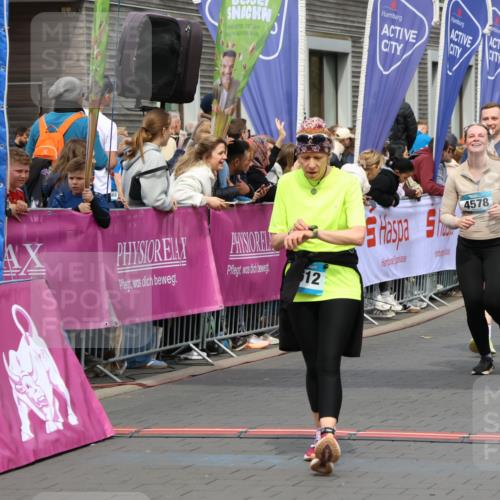 12.04.2026 - 45. Internationalen Wilhelmsburger Insellauf Strokosch-Dieckow http://msf.ph/oto/9466759 12.04.2026 13:10:55 Ziel 5612, 3338, 5704, 4578, 4579, 4356, 3445, 3446, 4562, 3654, 3269, 4552 meine-sportfotos.de