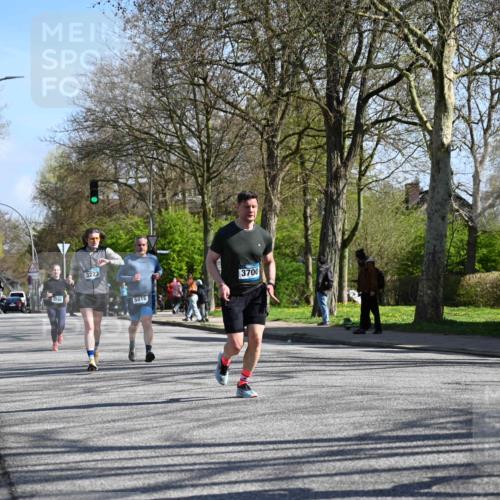 12.04.2026 - 45. Internationalen Wilhelmsburger Insellauf J. Mangold http://msf.ph/oto/9466766 12.04.2026 11:02:53 Ziel 2016, 3052, 4513, 2168, 3910, 3700, 3716, 3223, 4246, 4382, 5816, 3384, 2950, 5460, 5460, 4141, 2422 meine-sportfotos.de