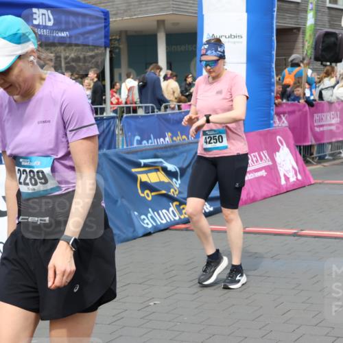 12.04.2026 - 45. Internationalen Wilhelmsburger Insellauf Strokosch-Dieckow http://msf.ph/oto/9466768 12.04.2026 13:10:54 Ziel 4250, 5612, 3338, 5704, 4578, 4579, 4356, 3445, 3446 meine-sportfotos.de