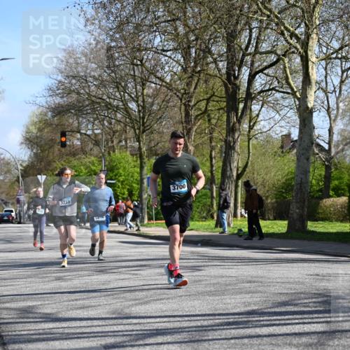 12.04.2026 - 45. Internationalen Wilhelmsburger Insellauf J. Mangold http://msf.ph/oto/9466769 12.04.2026 11:02:53 Ziel 2016, 3052, 4513, 2168, 3910, 3700, 3716, 3223, 4246, 4382, 5816, 3384, 2950, 5460, 5460, 4141, 2422 meine-sportfotos.de