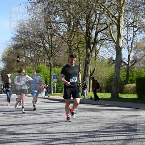 12.04.2026 - 45. Internationalen Wilhelmsburger Insellauf J. Mangold http://msf.ph/oto/9466775 12.04.2026 11:02:53 Ziel 2016, 3052, 4513, 2168, 3910, 3700, 3716, 3223, 4246, 4382, 5816, 3384, 2950, 5460, 5460, 4141, 2422 meine-sportfotos.de