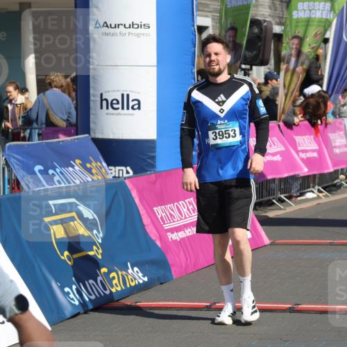 12.04.2026 - 45. Internationalen Wilhelmsburger Insellauf Strokosch-Dieckow http://msf.ph/oto/9466780 12.04.2026 11:00:54 Ziel 3953 meine-sportfotos.de