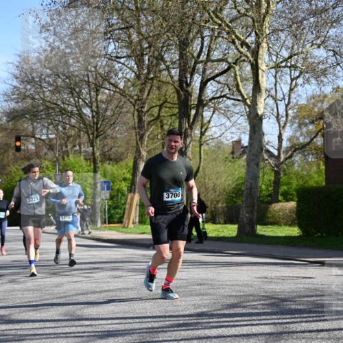 12.04.2026 - 45. Internationalen Wilhelmsburger Insellauf J. Mangold http://msf.ph/oto/9466781 12.04.2026 11:02:54 Ziel 2016, 3052, 4513, 2168, 3910, 3700, 3716, 3223, 4246, 4382, 5816, 3384, 2950, 5460, 4141, 2422, 4141, 2422 meine-sportfotos.de