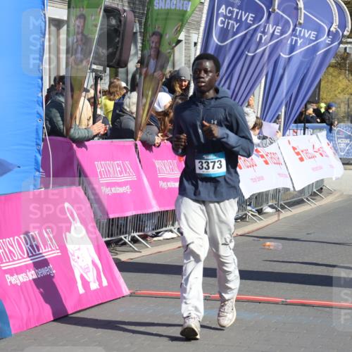 12.04.2026 - 45. Internationalen Wilhelmsburger Insellauf Strokosch-Dieckow http://msf.ph/oto/9466816 12.04.2026 11:00:59 Ziel 3373, 4632, 2389 meine-sportfotos.de