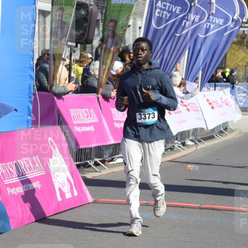 12.04.2026 - 45. Internationalen Wilhelmsburger Insellauf Strokosch-Dieckow http://msf.ph/oto/9466818 12.04.2026 11:00:59 Ziel 3373, 4632, 2389 meine-sportfotos.de