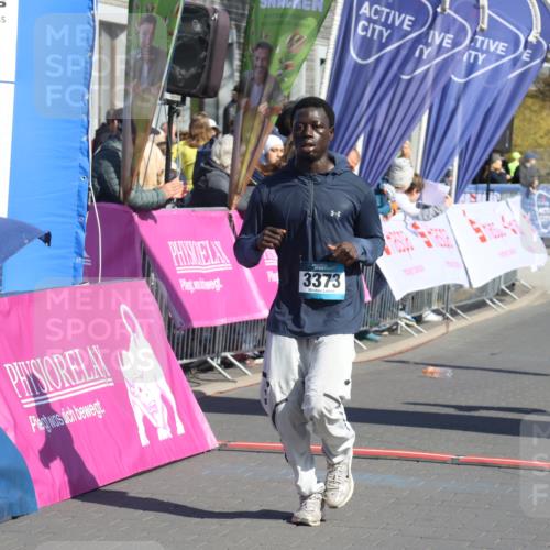 12.04.2026 - 45. Internationalen Wilhelmsburger Insellauf Strokosch-Dieckow http://msf.ph/oto/9466822 12.04.2026 11:00:59 Ziel 3373, 4632, 2389 meine-sportfotos.de