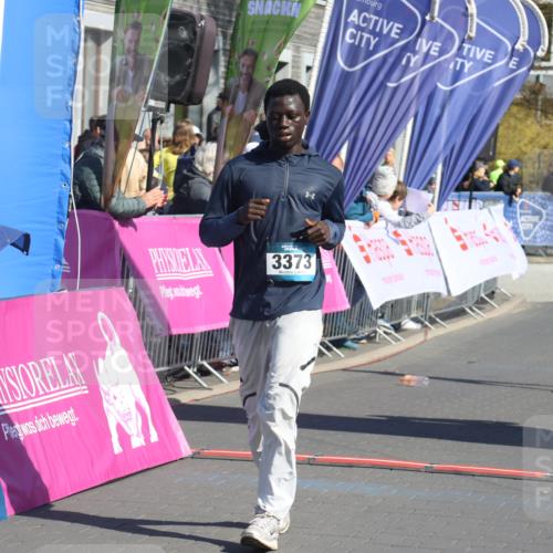 12.04.2026 - 45. Internationalen Wilhelmsburger Insellauf Strokosch-Dieckow http://msf.ph/oto/9466826 12.04.2026 11:00:59 Ziel 3373, 4632, 2389 meine-sportfotos.de