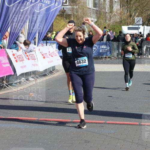 12.04.2026 - 45. Internationalen Wilhelmsburger Insellauf Strokosch-Dieckow http://msf.ph/oto/9466828 12.04.2026 11:01:01 Ziel 3373, 4632, 2389 meine-sportfotos.de