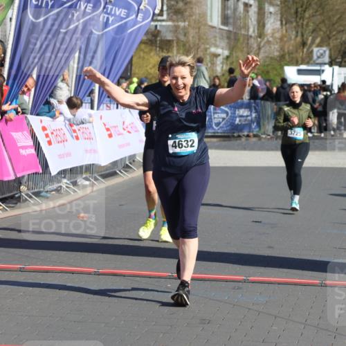 12.04.2026 - 45. Internationalen Wilhelmsburger Insellauf Strokosch-Dieckow http://msf.ph/oto/9466837 12.04.2026 11:01:01 Ziel 3373, 4632, 2389 meine-sportfotos.de
