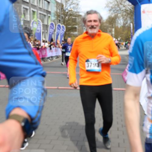 12.04.2026 - 45. Internationalen Wilhelmsburger Insellauf Strokosch-Dieckow http://msf.ph/oto/9466838 12.04.2026 13:10:40 Ziel 2743, 3673, 4961, 3919, 3793, 3549, 5646, 5287, 4910, 4278, 4935, 2129 meine-sportfotos.de