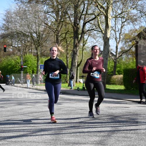 12.04.2026 - 45. Internationalen Wilhelmsburger Insellauf J. Mangold http://msf.ph/oto/9466844 12.04.2026 11:02:59 Ziel 3052, 4513, 2168, 3910, 3700, 3716, 3223, 4246, 4382, 5816, 3384, 2950, 5460, 4141, 2422, 4732 meine-sportfotos.de