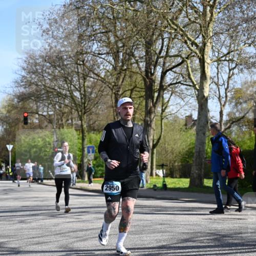 12.04.2026 - 45. Internationalen Wilhelmsburger Insellauf J. Mangold http://msf.ph/oto/9466883 12.04.2026 11:03:07 Ziel 3910, 3700, 3716, 3223, 4246, 4382, 5816, 3384, 2950, 5460, 4141, 2422, 4732, 2914, 5842 meine-sportfotos.de