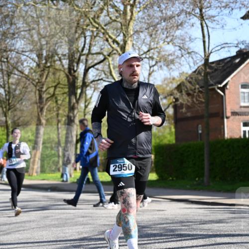 12.04.2026 - 45. Internationalen Wilhelmsburger Insellauf J. Mangold http://msf.ph/oto/9466906 12.04.2026 11:03:07 Ziel 3910, 3700, 3716, 3223, 4246, 4382, 5816, 3384, 2950, 5460, 4141, 2422, 4732, 2914, 5842 meine-sportfotos.de