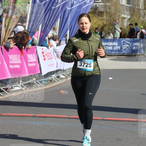 12.04.2026 - 45. Internationalen Wilhelmsburger Insellauf Strokosch-Dieckow http://msf.ph/oto/9466910 12.04.2026 11:01:06 Ziel 2389, 3725 meine-sportfotos.de