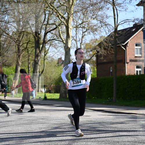12.04.2026 - 45. Internationalen Wilhelmsburger Insellauf J. Mangold http://msf.ph/oto/9466914 12.04.2026 11:03:09 Ziel 3700, 3716, 3223, 4246, 4382, 5816, 3384, 2950, 5460, 4141, 2422, 4732, 2914, 5842 meine-sportfotos.de