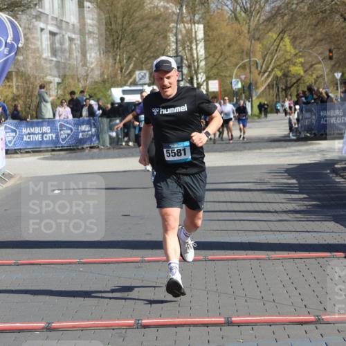 12.04.2026 - 45. Internationalen Wilhelmsburger Insellauf Strokosch-Dieckow http://msf.ph/oto/9466946 12.04.2026 11:01:25 Ziel 5581 meine-sportfotos.de