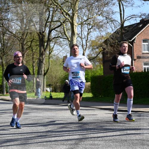 12.04.2026 - 45. Internationalen Wilhelmsburger Insellauf J. Mangold http://msf.ph/oto/9466956 12.04.2026 11:03:18 Ziel 3384, 2950, 5460, 4141, 2422, 4732, 2914, 5842, 5842, 2005 meine-sportfotos.de