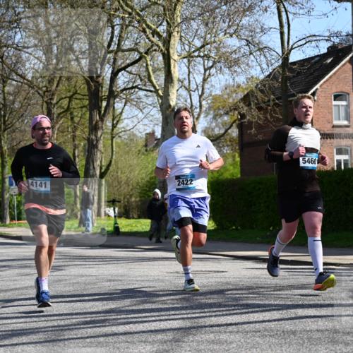 12.04.2026 - 45. Internationalen Wilhelmsburger Insellauf J. Mangold http://msf.ph/oto/9466958 12.04.2026 11:03:18 Ziel 3384, 2950, 5460, 4141, 2422, 4732, 2914, 5842, 5842, 2005 meine-sportfotos.de